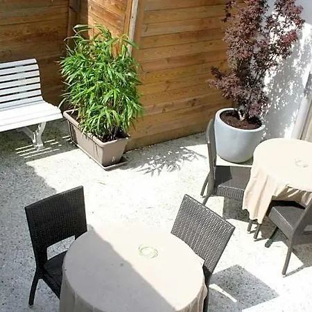 Le Relais Hotel