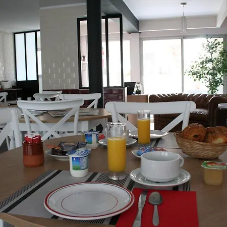 Le Relais Hotel 2*