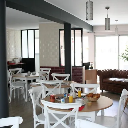 Le Relais Hotel